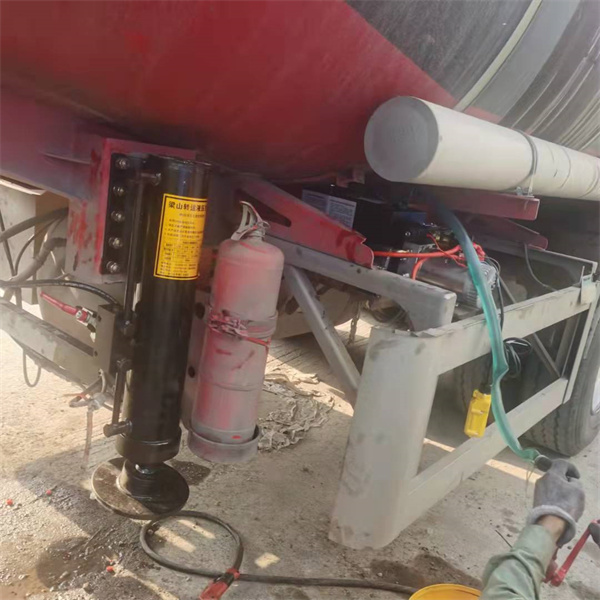 半掛車液壓支腿廠家